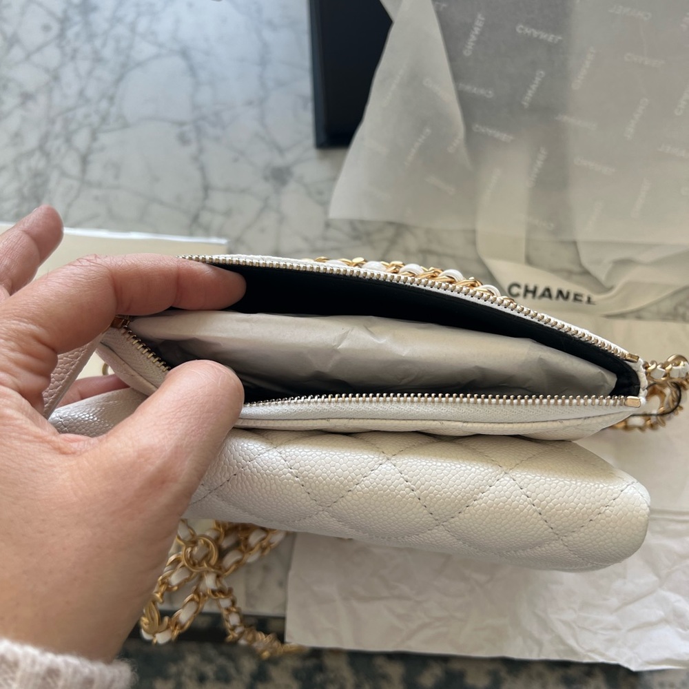 Chanel - Picture 2 of 6